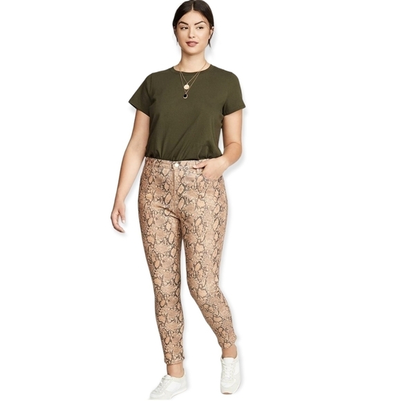 Frame Denim Denim - NWT Frame le high skinny crop in coated python Size 30 Gift Idea